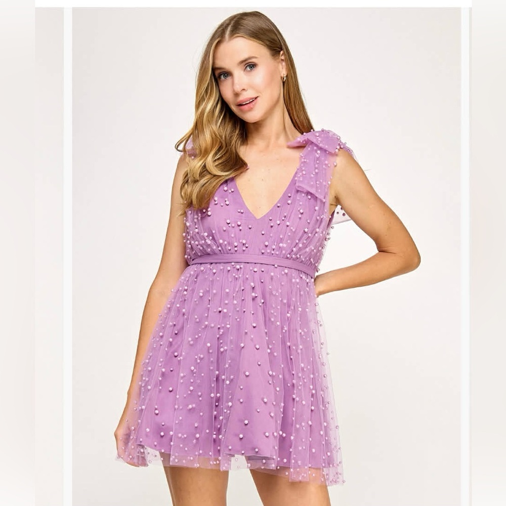 Elegant Lavender Sleeveless Dress